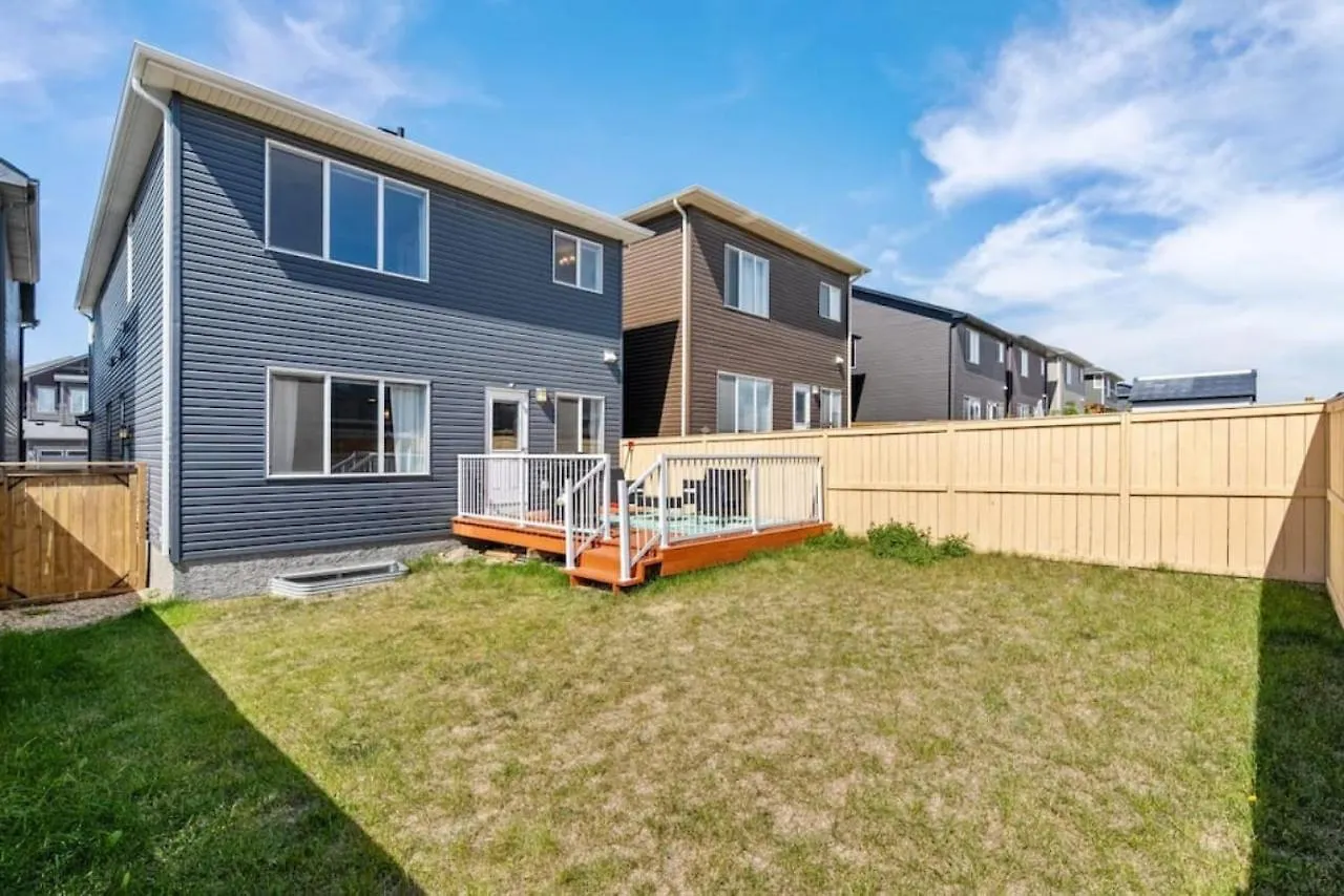 Holiday home Top Rated Luxury House With Central Ac, Double Garage Parking, Free Banff Access, 5 Bedrooms & More! Balzac