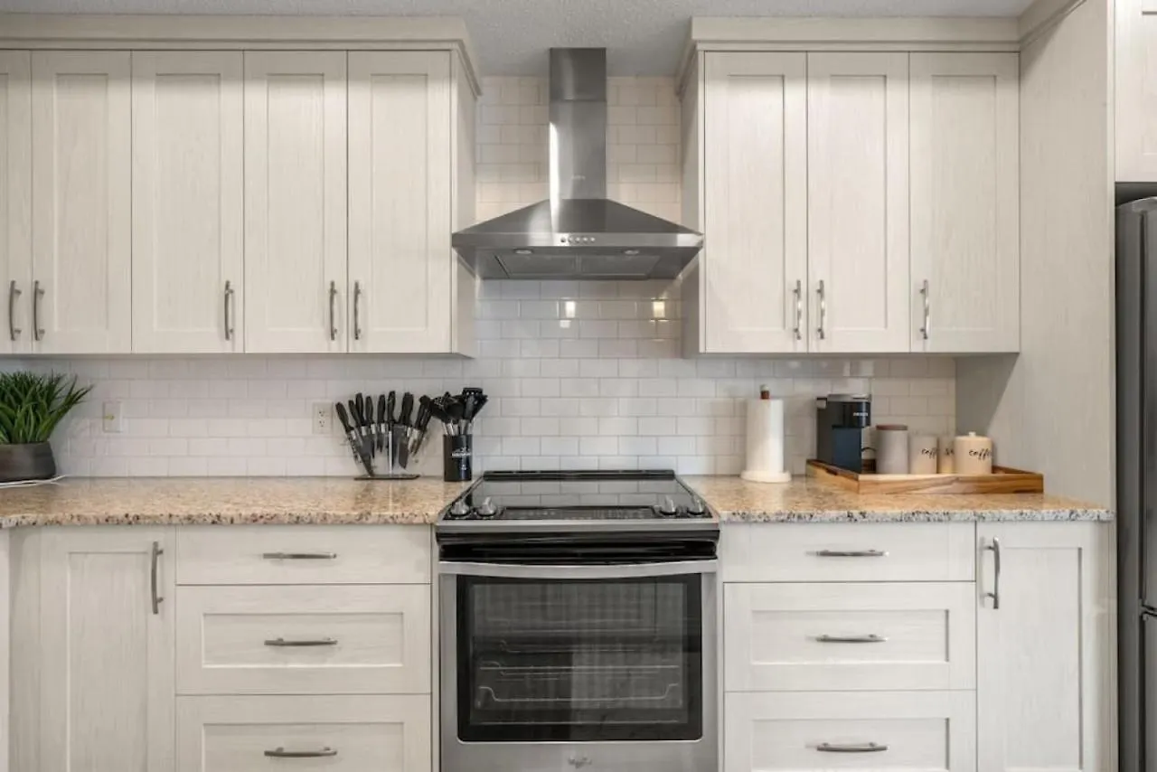 Top Rated Luxury House With Central Ac, Double Garage Parking, Free Banff Access, 5 Bedrooms & More! Balzac 0*,  Kanada