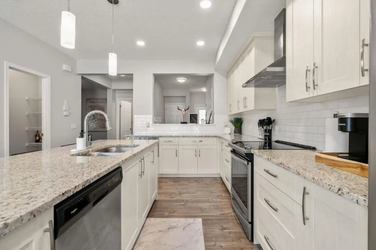 Semesterbostad Top Rated Luxury House With Central Ac, Double Garage Parking, Free Banff Access, 5 Bedrooms & More! Balzac